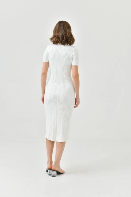 Polo Yaka Düğme Detaylı Uzun Triko Elbise