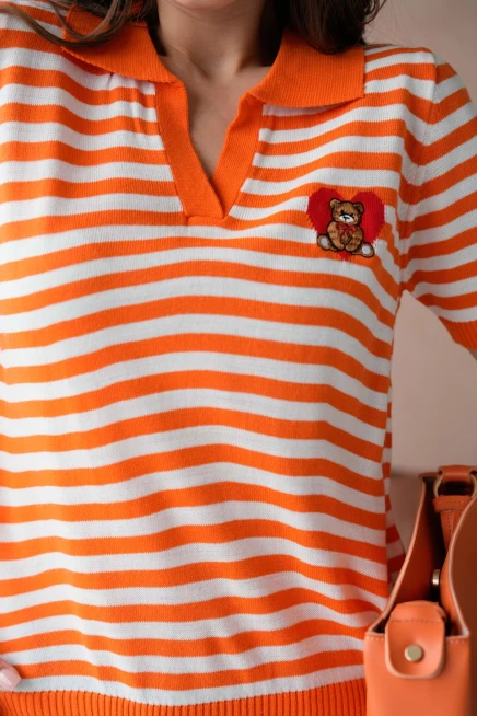 Polo Yaka Nakış Detaylı Çizgili Triko Kazak