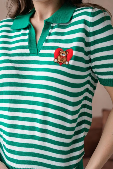 Polo Yaka Nakış Detaylı Çizgili Triko Kazak