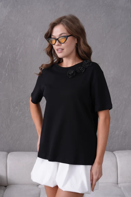 Gül Aksesuar Detaylı Likralı Basic T-Shirt