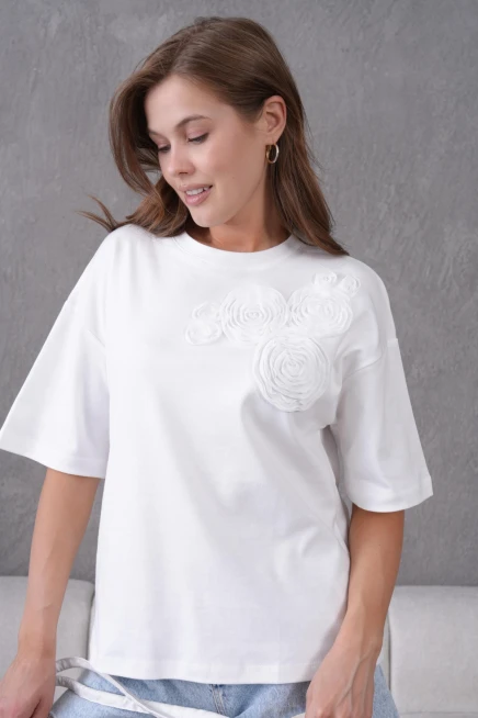 Kısa Kol Gül Detaylı Basic T-Shirt