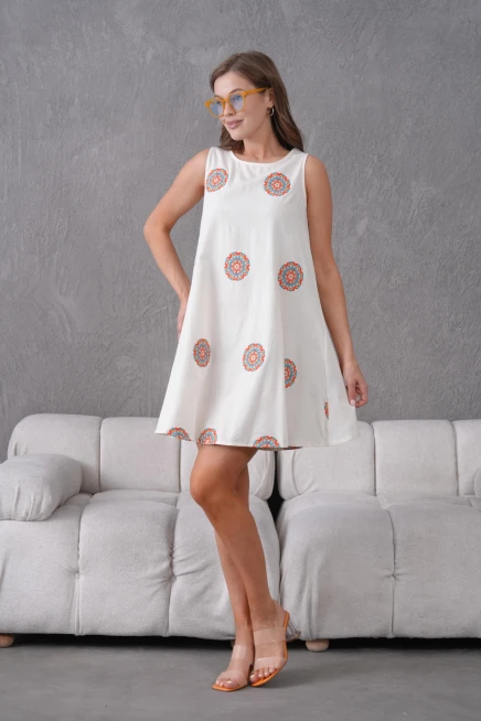 Nakış İşlemeli Kolsuz Yazlık Dokuma Çan Elbise
