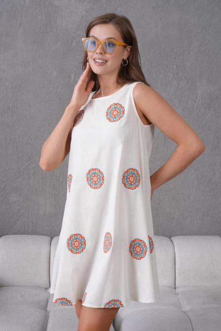 Nakış İşlemeli Kolsuz Yazlık Dokuma Çan Elbise