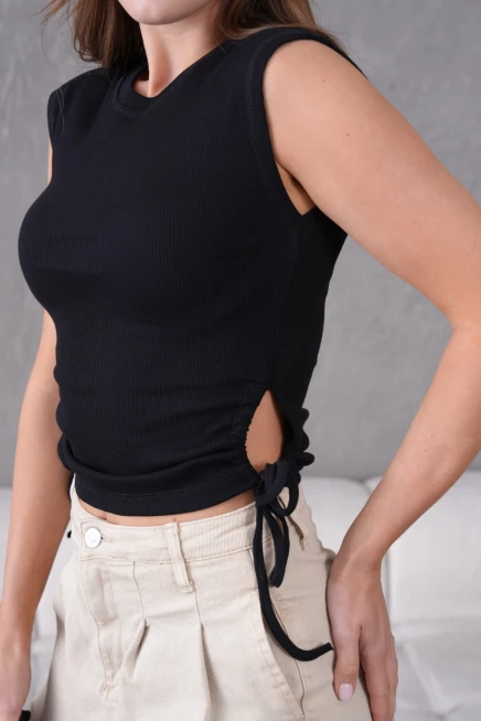 Yanları Büzgülü Kolsuz Slim Fit Kaşkorse Basic T-Shirt