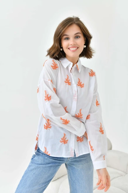 Çiçek Nakış İşlemeli İnce Pamuk Dokuma Gömlek