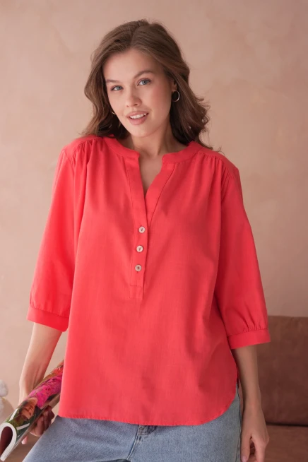V Yaka Düğme Detaylı Dokuma Bluz