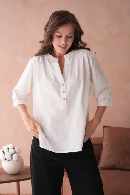 V Yaka Düğme Detaylı Dokuma Bluz