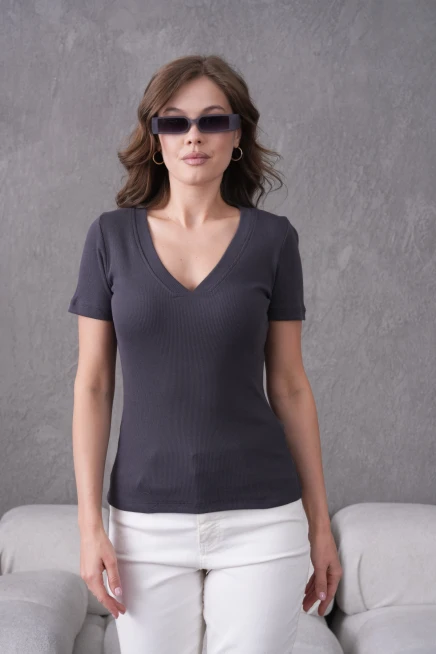 V Yaka Likralı Slim Fit Basic T-Shirt