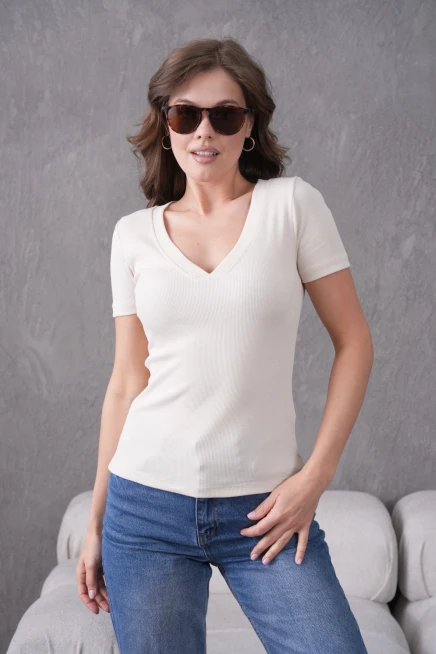 V Yaka Likralı Slim Fit Basic T-Shirt