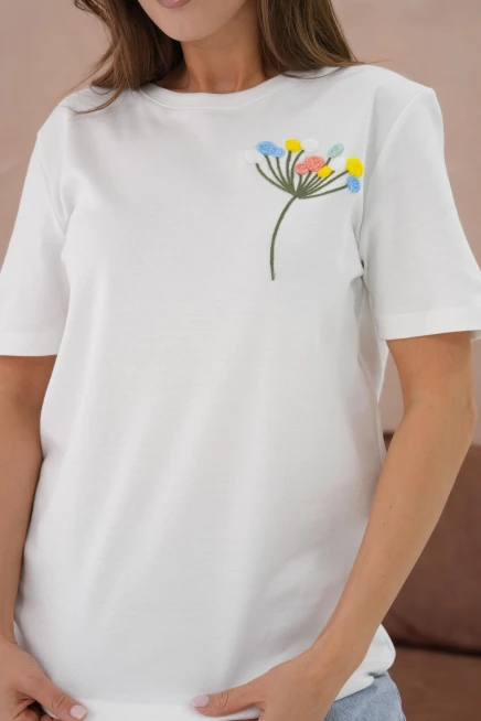 Nakış İşlemeli Kısa Kol Basic T-Shirt