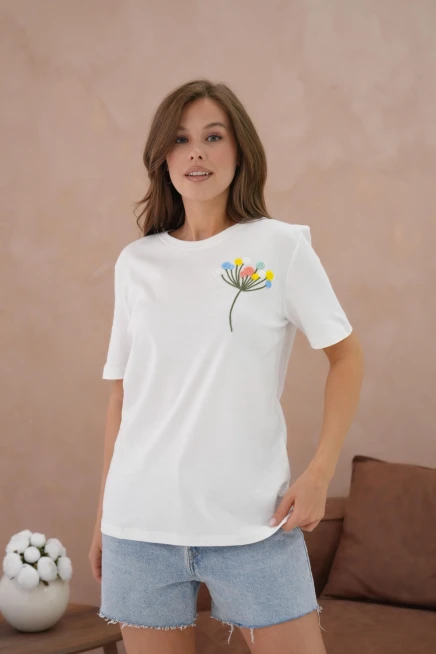 Nakış İşlemeli Kısa Kol Basic T-Shirt