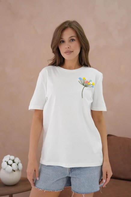 Nakış İşlemeli Kısa Kol Basic T-Shirt
