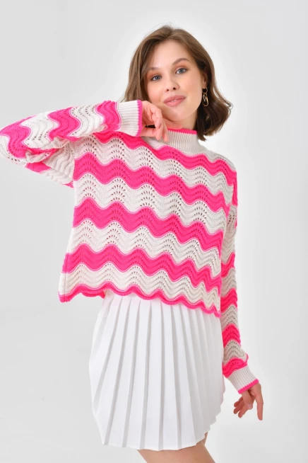 Örgü Detaylı Dik Yaka Triko Kazak