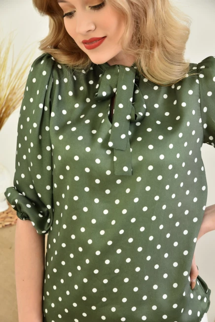 Uzun Kol Bağlama Detaylı Saten Bluz