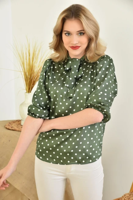 Uzun Kol Bağlama Detaylı Saten Bluz