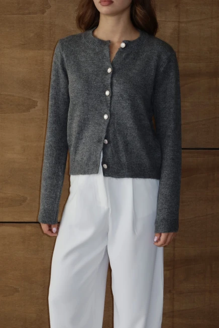 Kadın Antrasit İnci Düğme Detaylı Yumuşak Dokulu Bisiklet Yaka Triko Hırka 