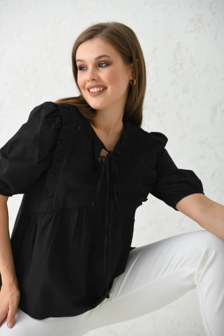 Nakış Detylı Volanlı Dokuma Yazlık Bluz