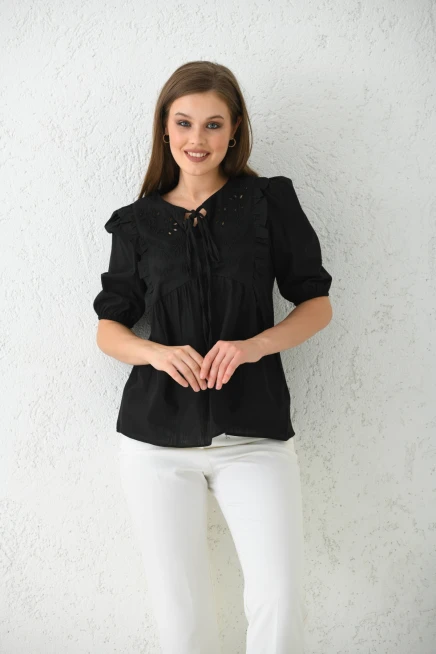 Nakış Detylı Volanlı Dokuma Yazlık Bluz