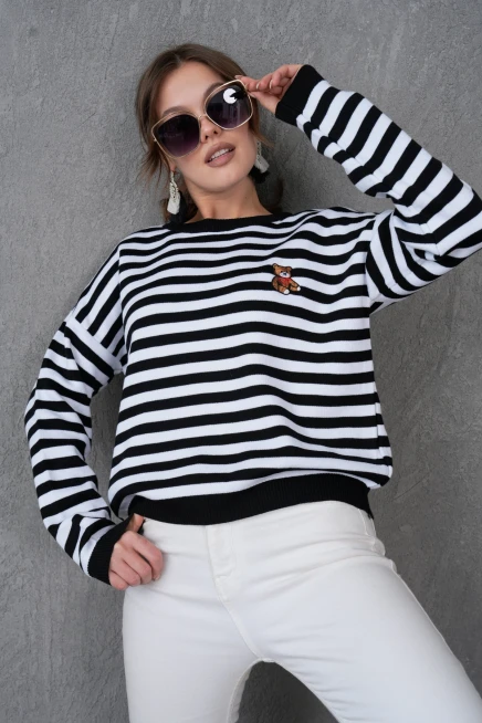 Kadın Bisiklet Yaka Nakış Detay Çizgili Oversize Triko Kazak