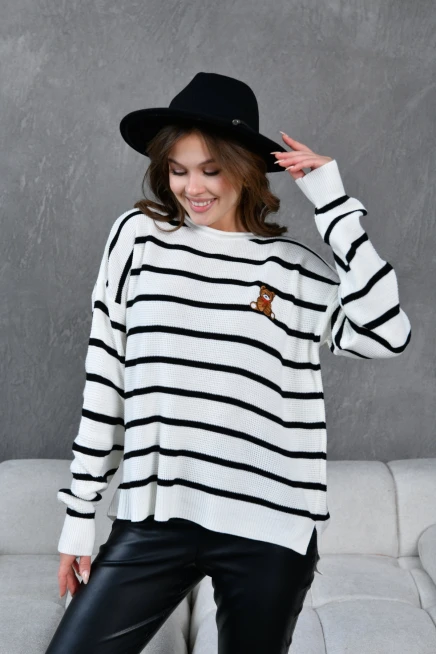 Kadın Bisiklet Yaka Nakış Detay Çizgili Oversize Triko Kazak