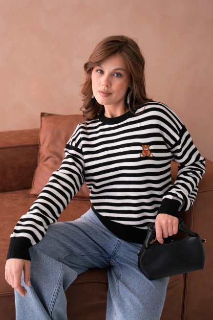Kadın Bisiklet Yaka Nakış Detay Oversize Çizgili Triko Kazak