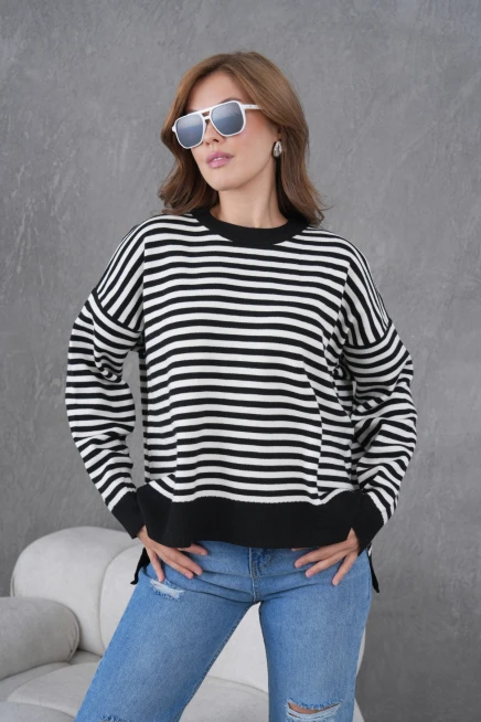 Kadın Bisiklet Yaka Nakış Detay Yırtmaçlı Oversize Çizgili Triko Kazak