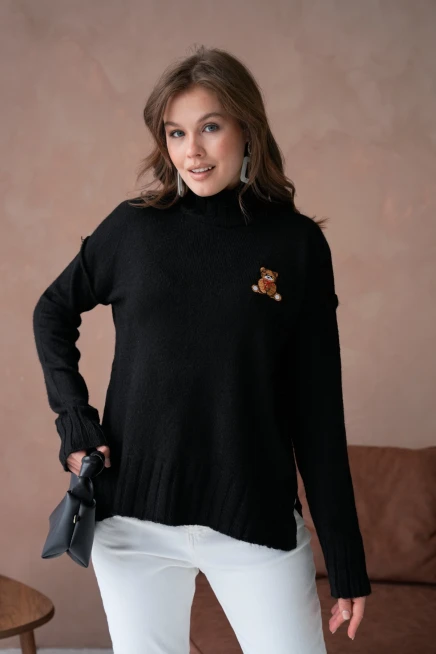 Kadın Dik Yaka Nakış Detay Yırtmaçlı Triko Kazak