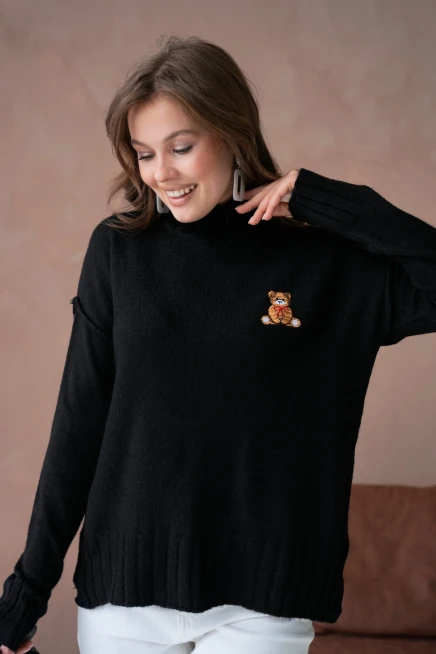 Kadın Dik Yaka Nakış Detay Yırtmaçlı Triko Kazak