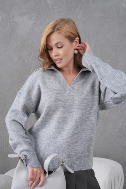 kadın gri polo yaka oversize yarım pat yumuşak dokulu triko kazak 8585sw