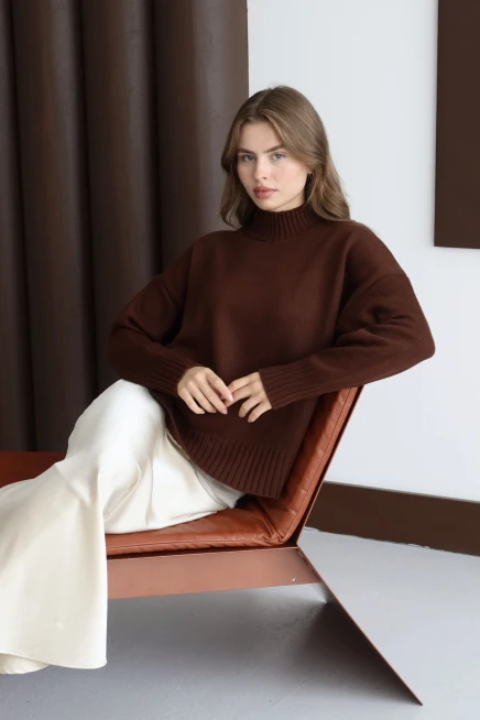 Kadın Kahve Basic Oversize Dik Yaka Triko Kazak