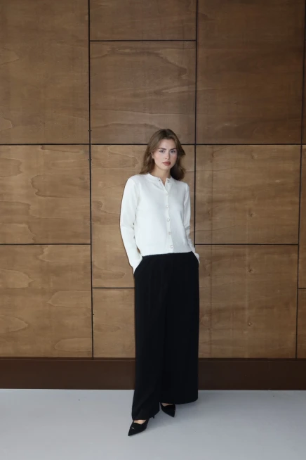 Kadın Kemik İnci Düğme Detaylı Yumuşak Dokulu Bisiklet Yaka Triko Hırka 