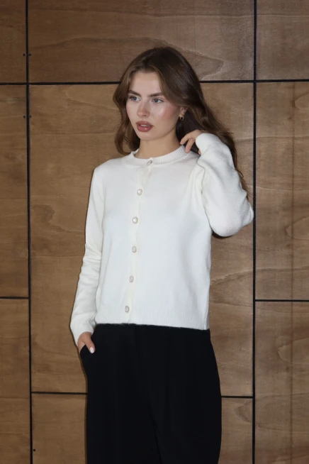 Kadın Kemik İnci Düğme Detaylı Yumuşak Dokulu Bisiklet Yaka Triko Hırka 