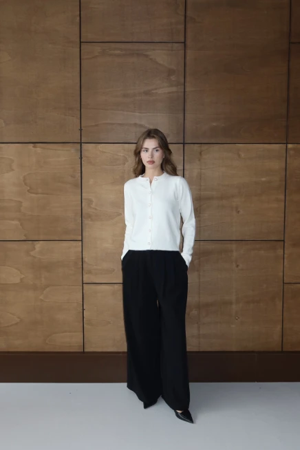 Kadın Kemik İnci Düğme Detaylı Yumuşak Dokulu Bisiklet Yaka Triko Hırka 