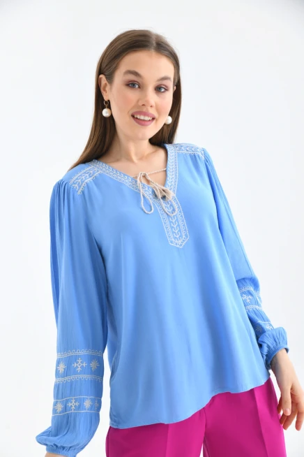 Nakış Detaylı Rahat Yazlık Bluz