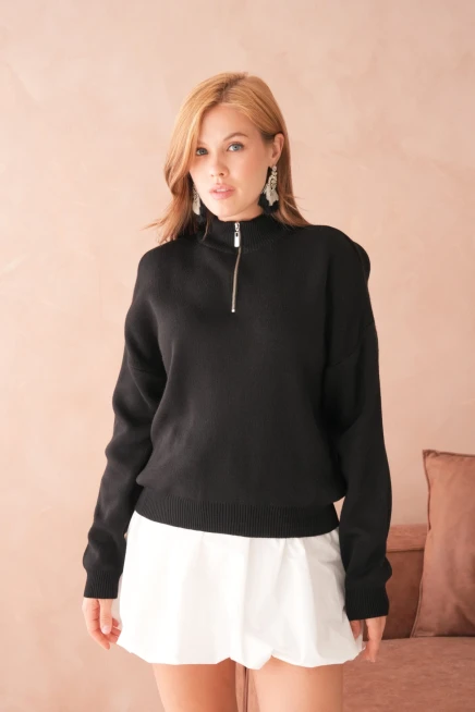 Kadın Yarım Balıkçı Yaka Fermuar Detay Oversize Triko Kazak