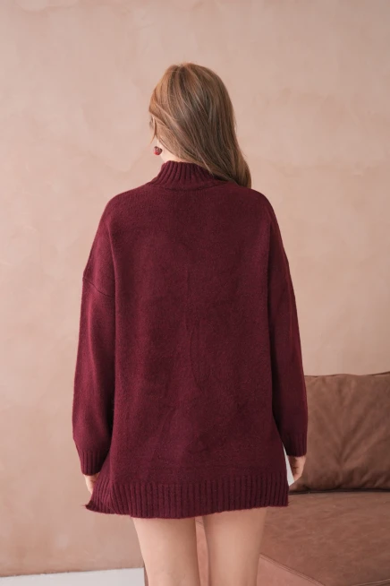 Kadın Yarım Balıkçı Yaka Yırtmaçlı Oversize Triko Kazak