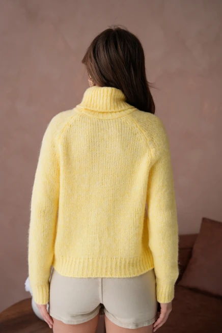 Kadın Balıkçı Yaka Nakış Detaylı Yumuşak Dokulu Kaşkorse Triko Kazak