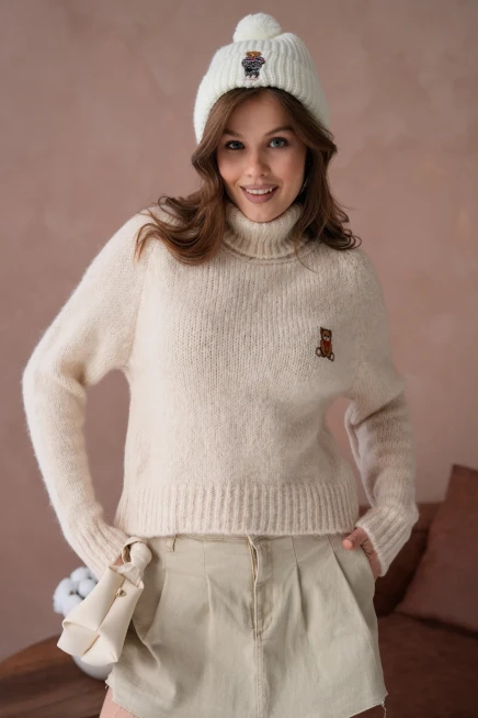 Kadın Balıkçı Yaka Nakış Detaylı Yumuşak Dokulu Kaşkorse Triko Kazak