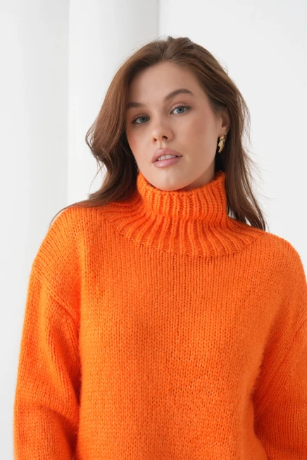 Kadın Balıkçı Yaka Oversize Kaşkarse Triko Kazak