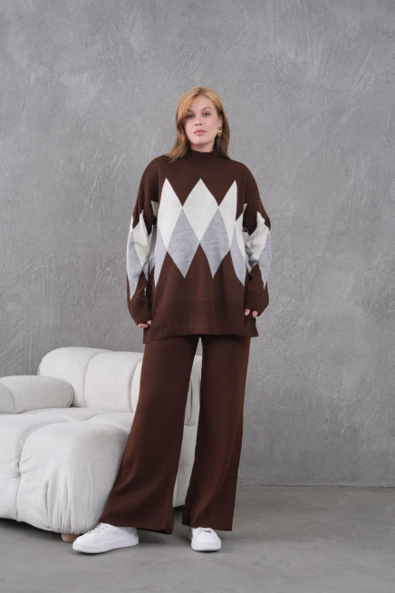 Kadın Dik Yaka Desenli Yırtmaçlı Kazak Pantolon İkil Triko Takım