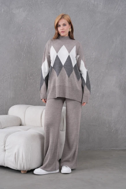 Kadın Dik Yaka Desenli Yırtmaçlı Kazak Pantolon İkil Triko Takım