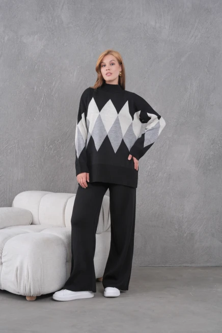 Kadın Dik Yaka Desenli Yırtmaçlı Kazak Pantolon İkil Triko Takım