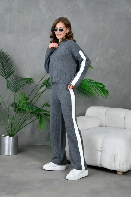 Kadın Dik Yaka Yarım Pat Fermuar Örgü Detay Kazak Pantolon İkili Triko Takım