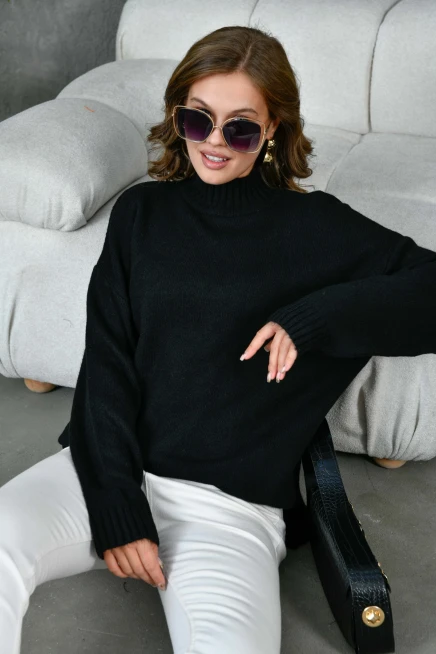 Kadın Yarım Balıkçı Yaka Yırtmaçlı Oversize Triko Kazak