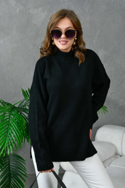 Kadın Yarım Balıkçı Yaka Yırtmaçlı Oversize Triko Kazak