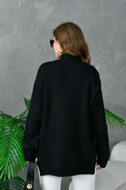 Kadın Yarım Balıkçı Yaka Yırtmaçlı Oversize Triko Kazak