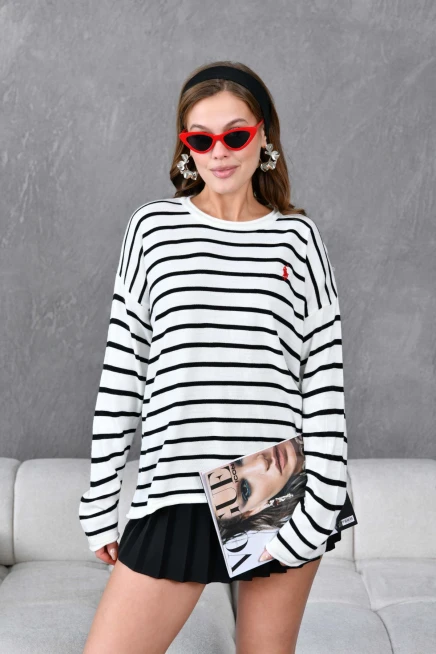 Kadın Bisiklet Yaka Çizgili Nakış Detay Oversize Triko Kazak