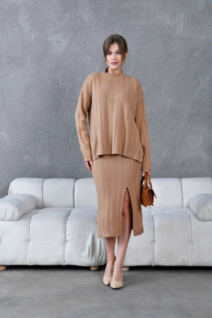 Kadın Bisiklet Yaka Yırtmaçlı Kazak Etek İkili Triko Takım