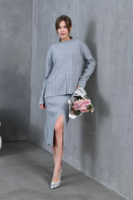 Kadın Bisiklet Yaka Yırtmaçlı Kazak Etek İkili Triko Takım