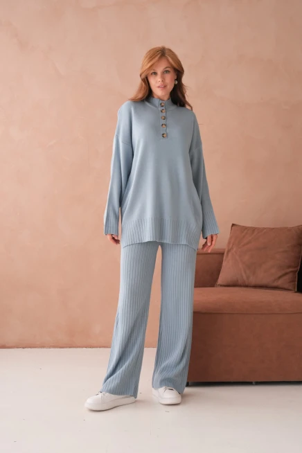 Kadın Dik Yaka Düğme Detay Yırtmaçlı Salaş Kazak Pantolon İkili Triko Takım